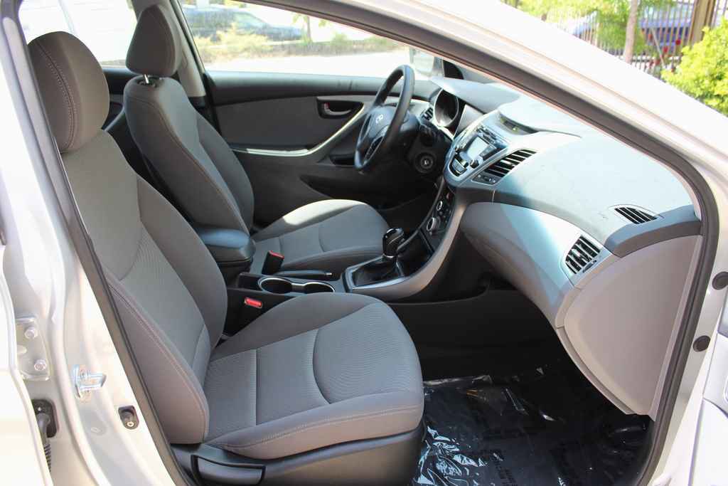 Used 2015 Hyundai Elantra SE w/ Option Group 02 FWD image 27