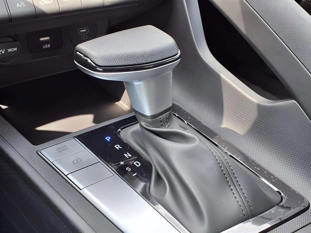 New 2025 Hyundai Elantra SE image 14