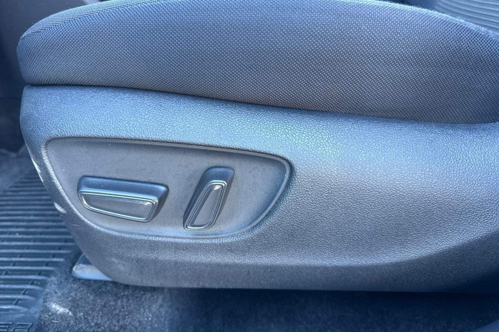 Used 2025 Toyota Highlander LE image 13