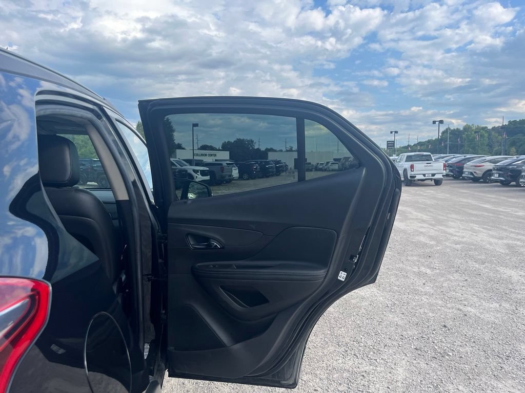 Used 2019 Buick Encore Sport Touring w/ Safety Package AWD/4WD image 31