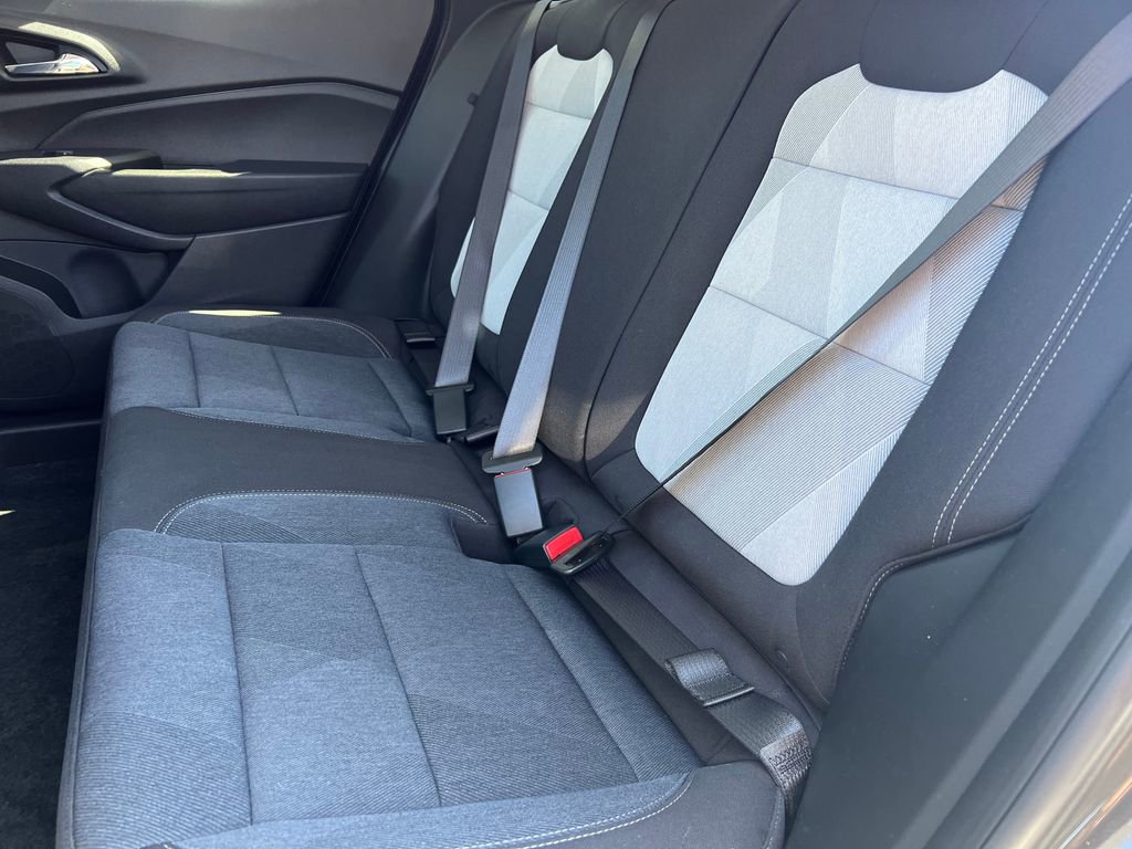 Used 2024 Chevrolet Trax LS w/ LS Convenience Package FWD image 15