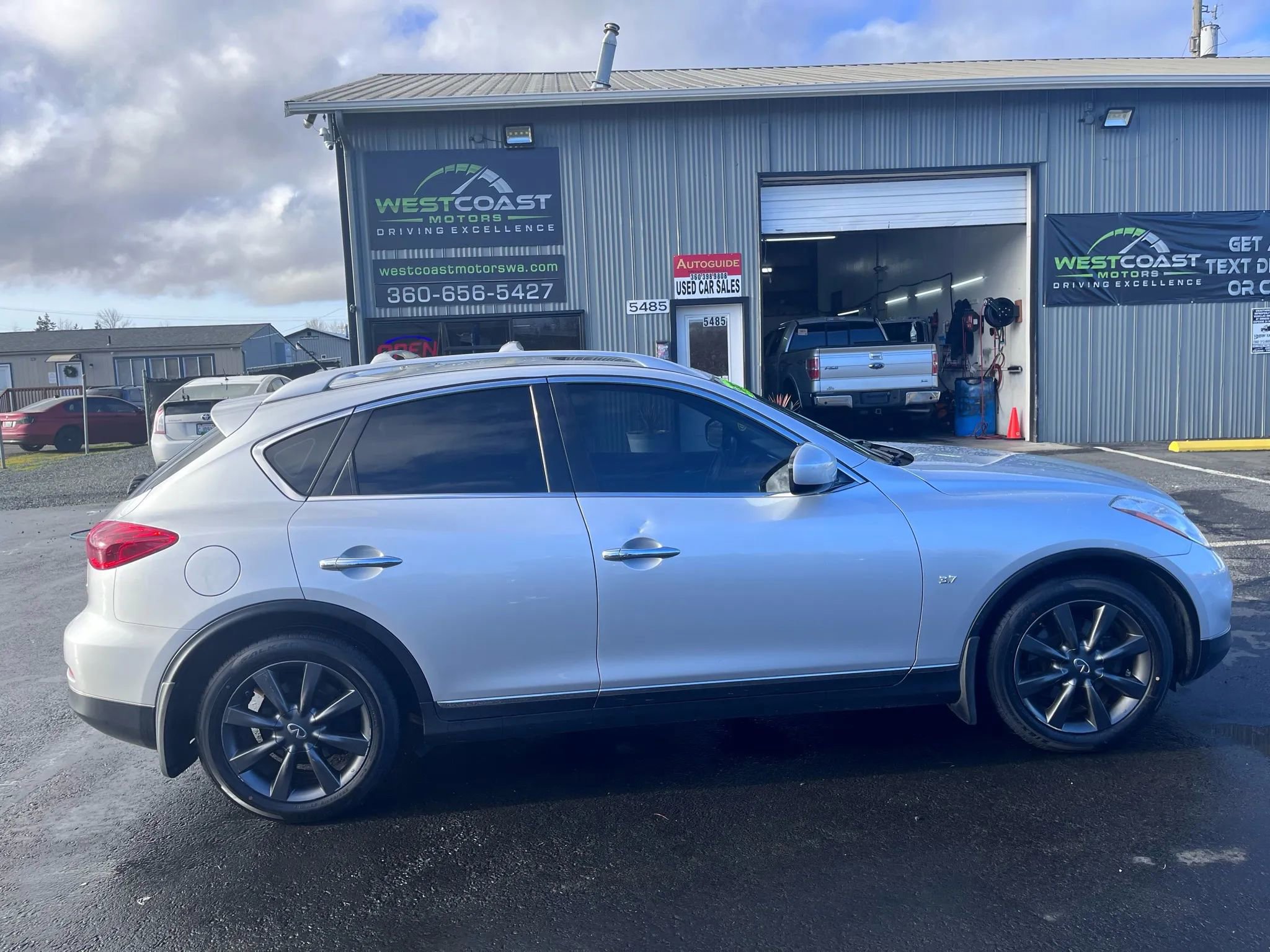 Used 2015 INFINITI QX50 AWD image 8