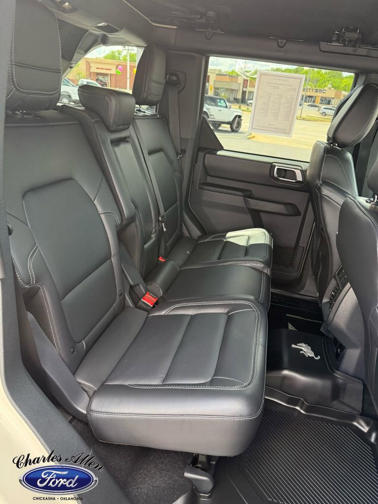 Used 2025 Ford Bronco Outer Banks AWD/4WD image 12
