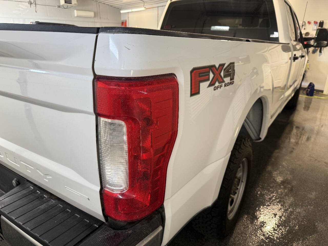 Used 2019 Ford F250 XL w/ Power Equipment Group AWD/4WD image 4