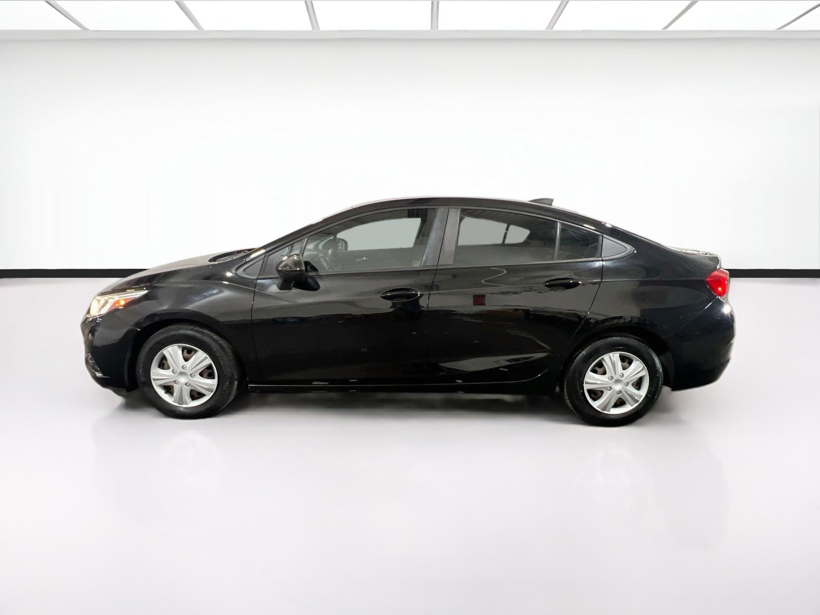 Used 2018 Chevrolet Cruze LS FWD image 21