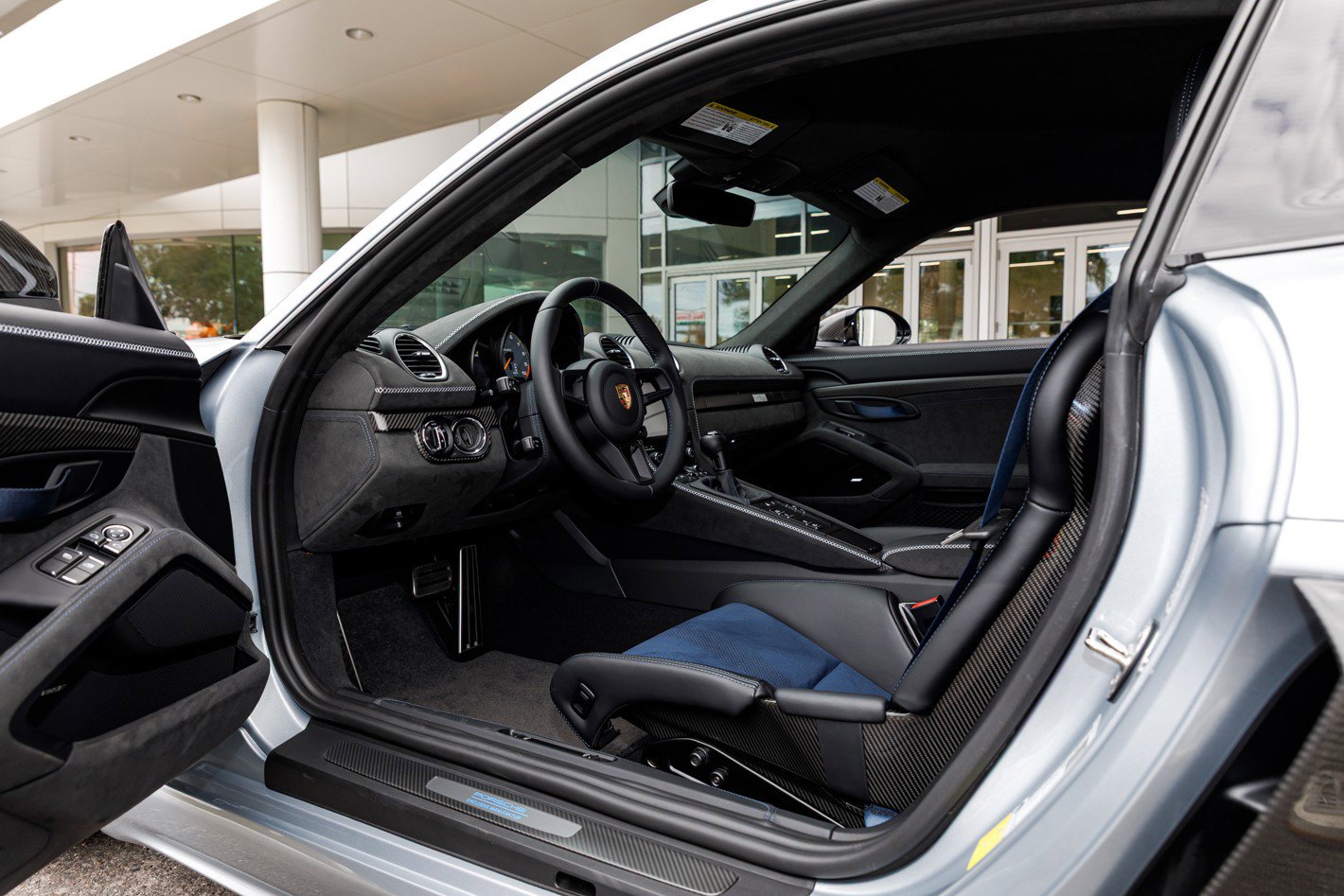 Used 2025 Porsche 718 Cayman GT4 RS image 40