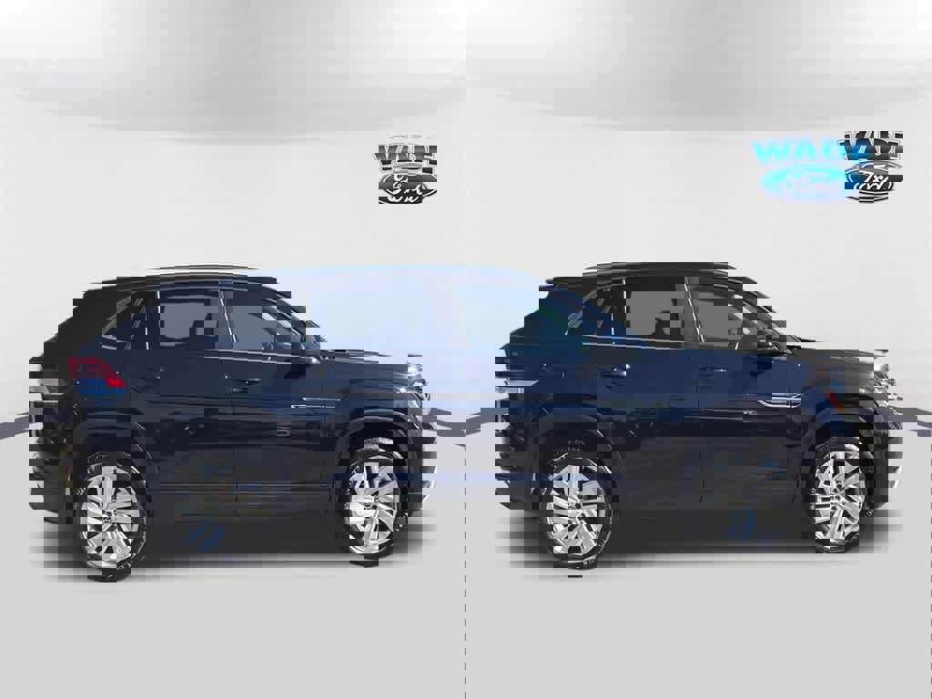 Used 2020 Volkswagen Atlas Cross Sport SE w/ Panoramic Sunroof Package image 4