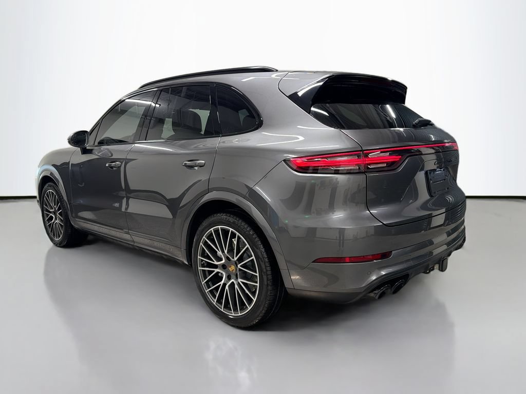 Certified 2023 Porsche Cayenne Turbo AWD/4WD image 3