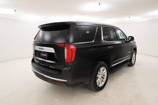 Used 2023 GMC Yukon SLT w/ SLT Premium Package image 3