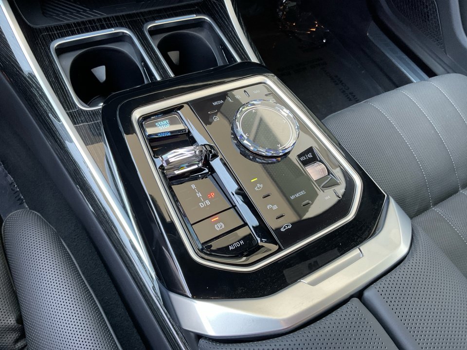 Certified 2024 BMW i7 eDrive50 w/ M Sport Package RWD image 20