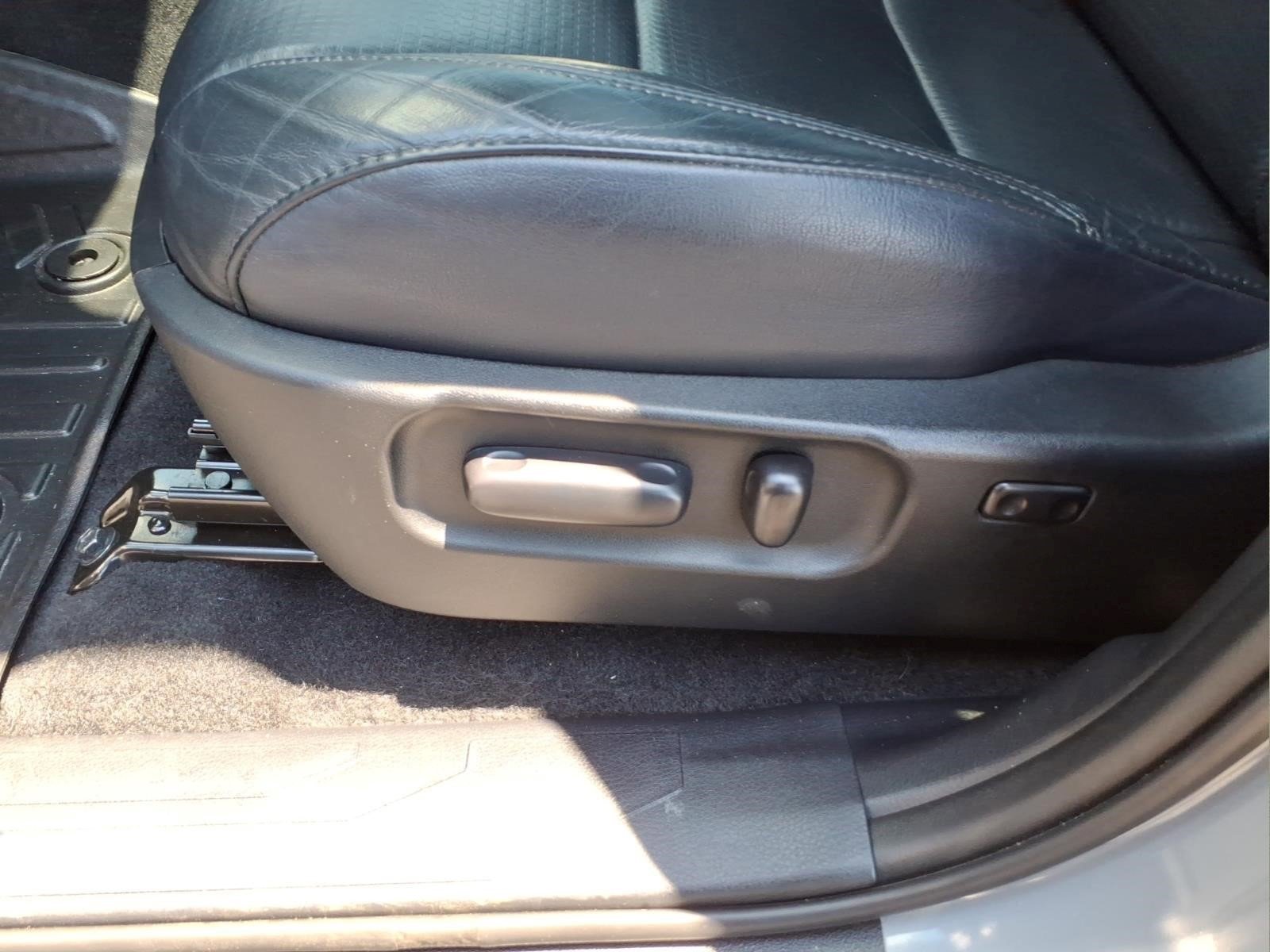 Used 2021 Toyota Tacoma Limited AWD/4WD image 16