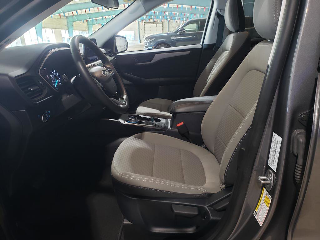 Used 2022 Ford Escape SE w/ Cold Weather Package AWD/4WD image 10