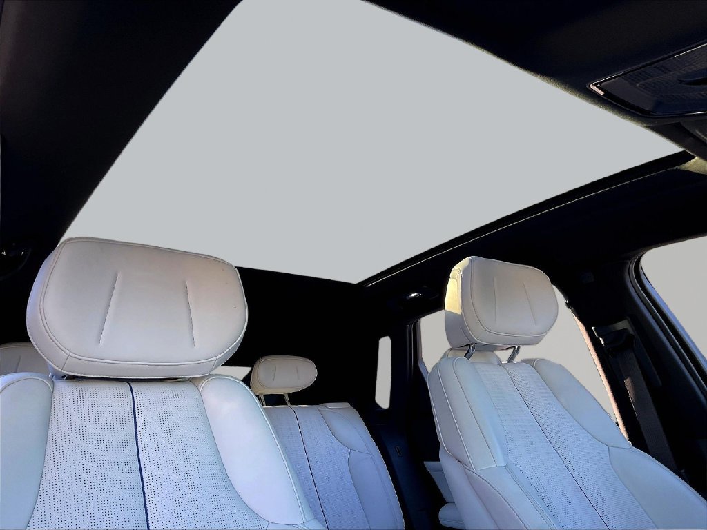 Used 2024 Cadillac Lyriq Luxury RWD image 15