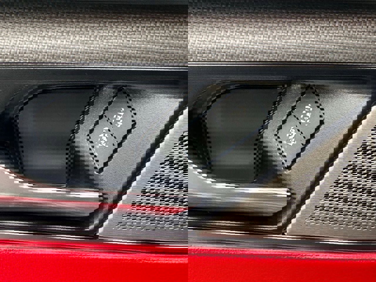 Used 2021 Jaguar F-PACE SVR image 24