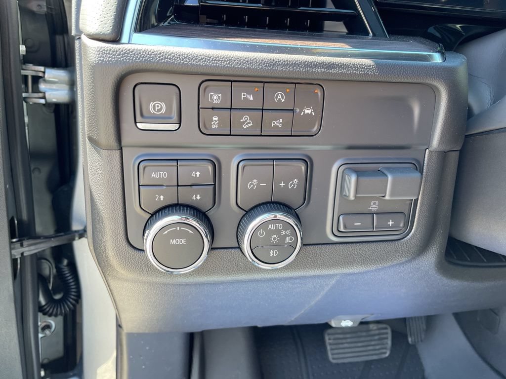 New 2026 Chevrolet Tahoe Premier w/ Sun And Tow Package AWD/4WD image 29
