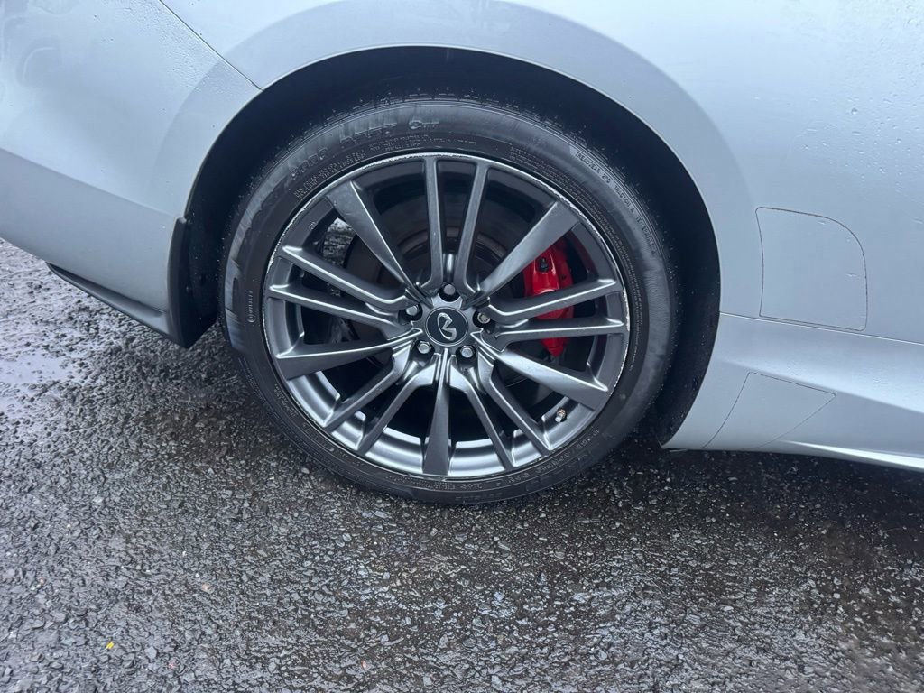 Used 2017 INFINITI Q60 Red Sport 400 image 25