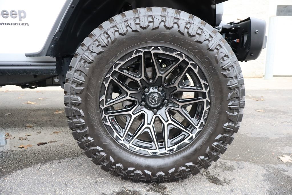 Used 2025 Jeep Wrangler Unlimited Rubicon 392 image 12