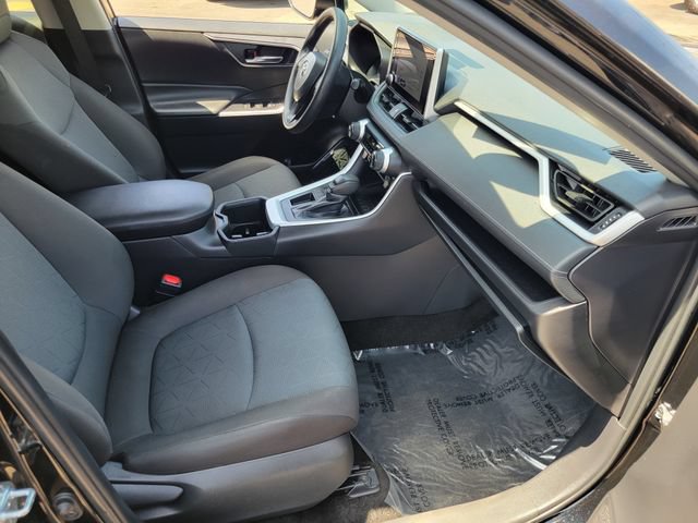 Used 2024 Toyota RAV4 XLE FWD image 17