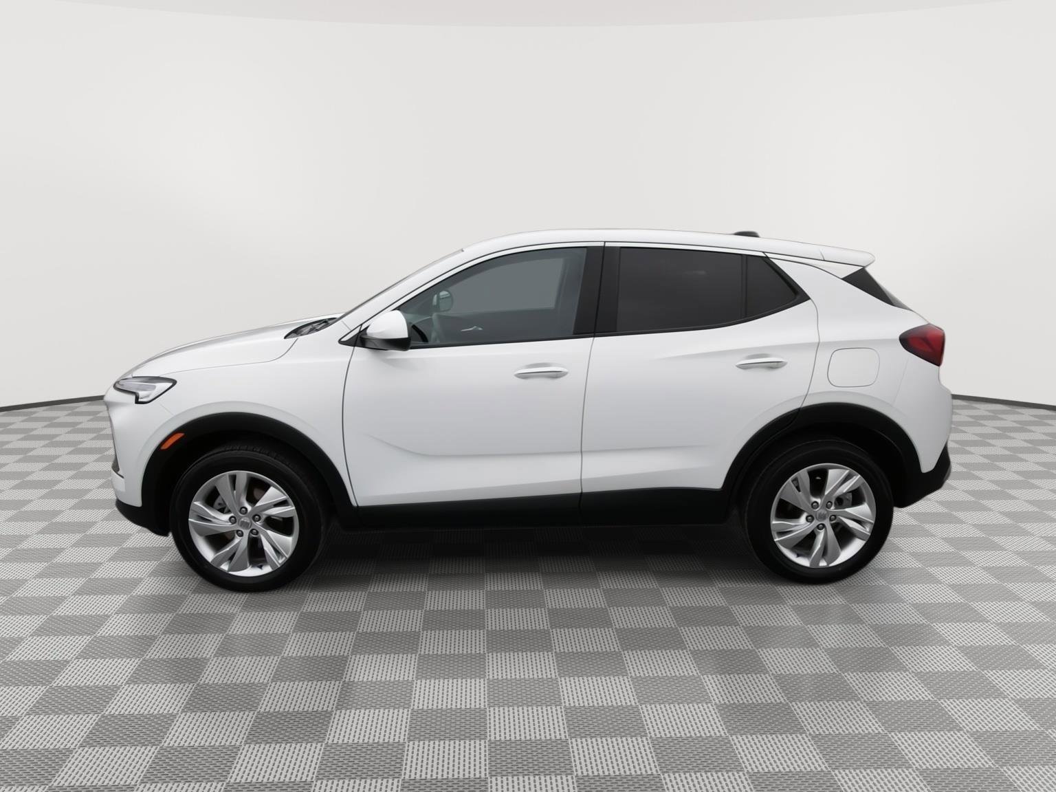 Used 2025 Buick Encore GX Preferred AWD/4WD image 22