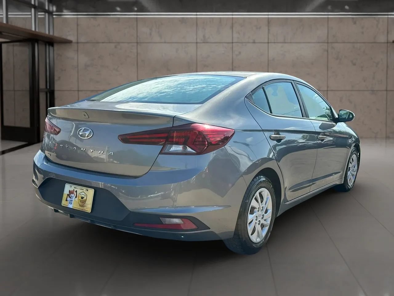 Used 2019 Hyundai Elantra SE FWD image 2