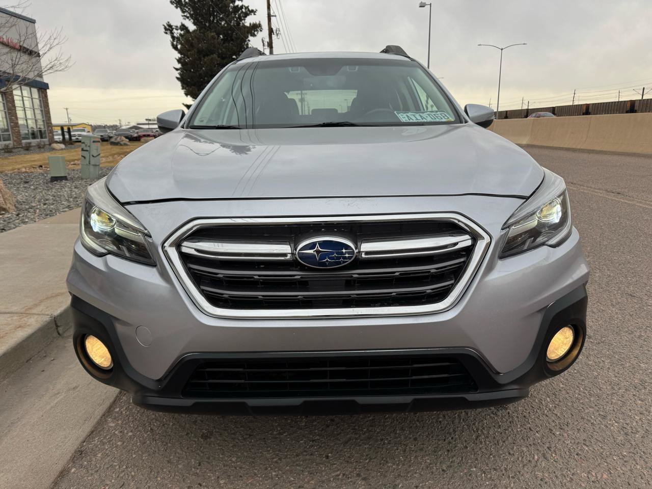 Used 2018 Subaru Outback 2.5i Limited AWD/4WD image 6