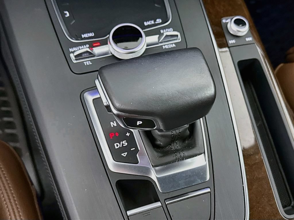 Used 2020 Audi Q5 Prestige w/ Prestige Package AWD/4WD image 17