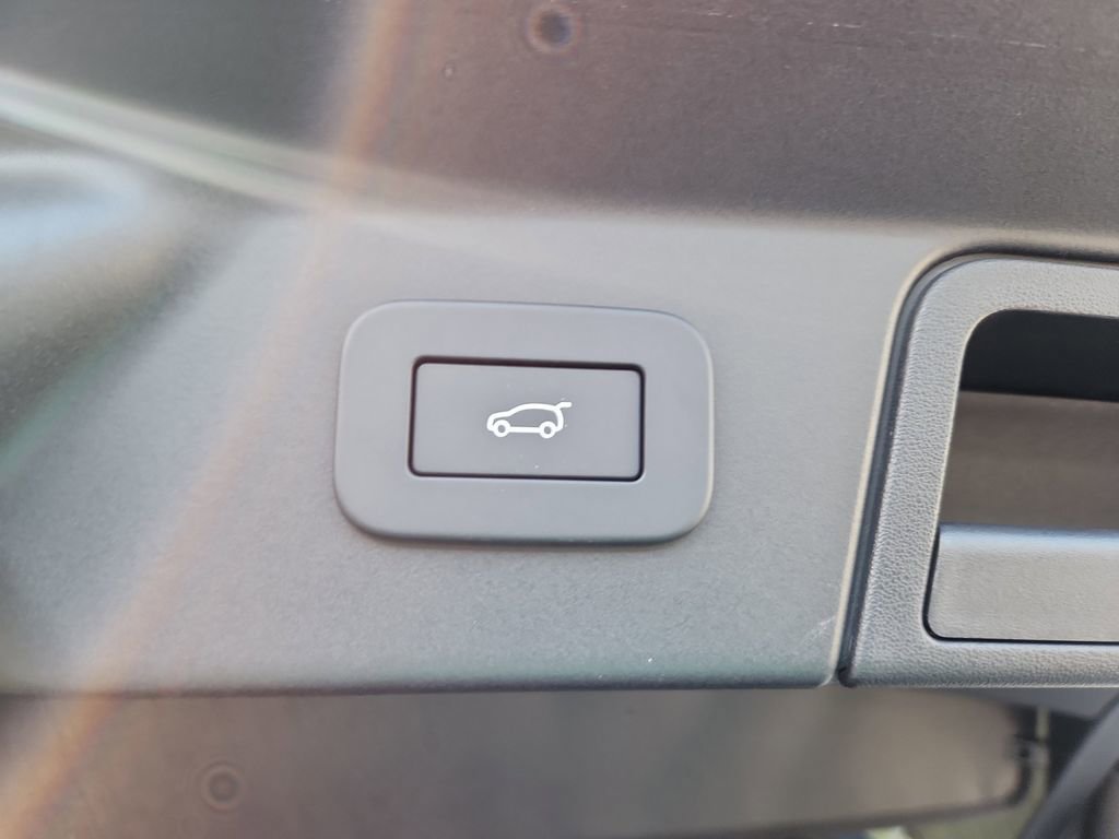 Used 2026 Land Rover Range Rover Velar S image 14