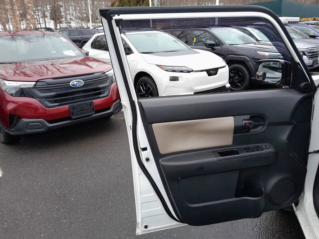 Used 2015 Scion xB image 11