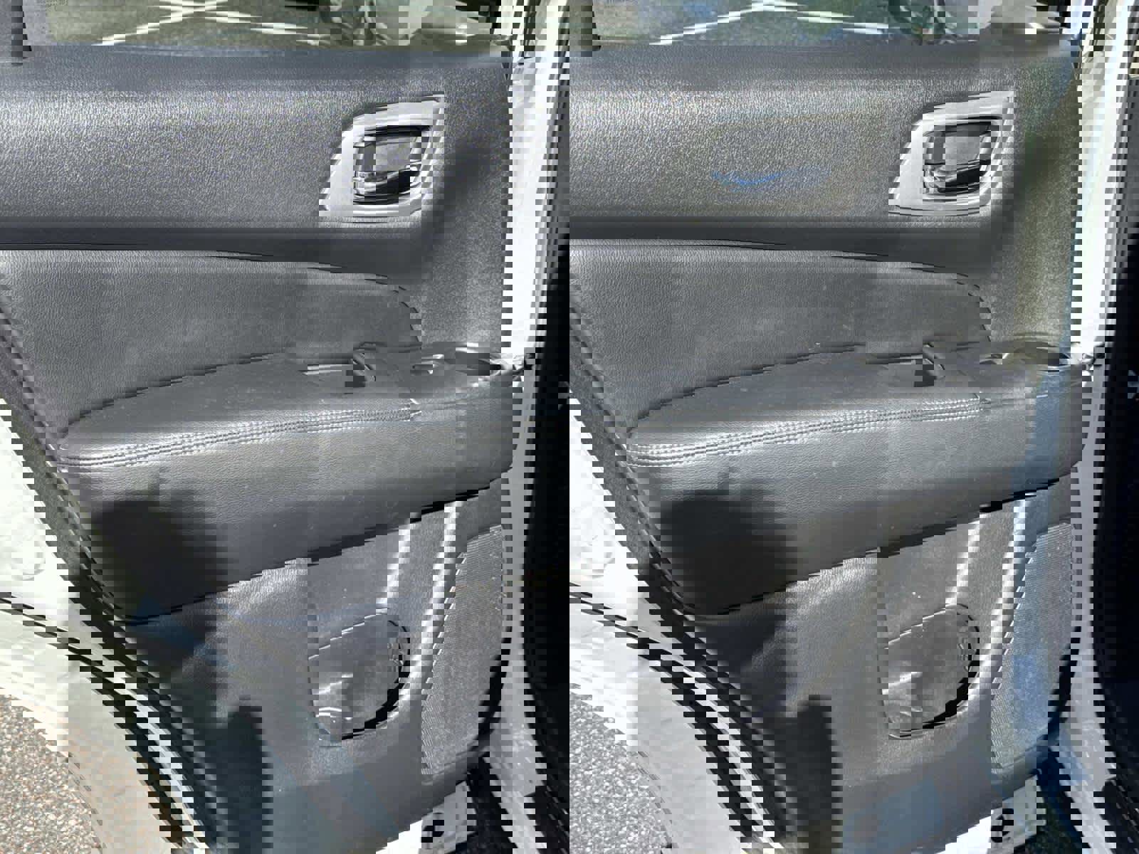 Used 2020 Nissan Pathfinder S image 11