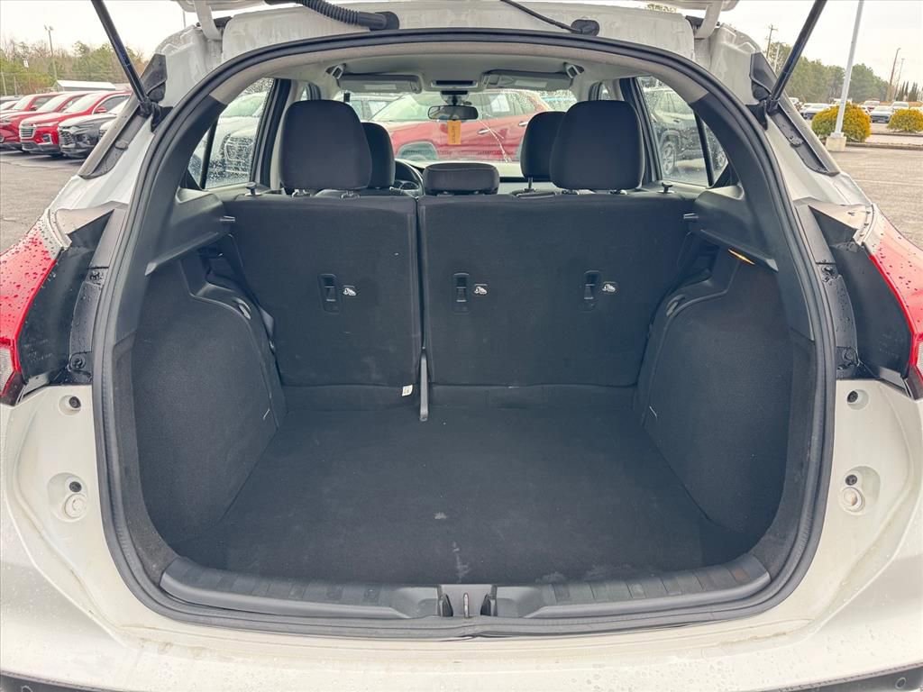 Used 2022 Nissan Kicks S image 10