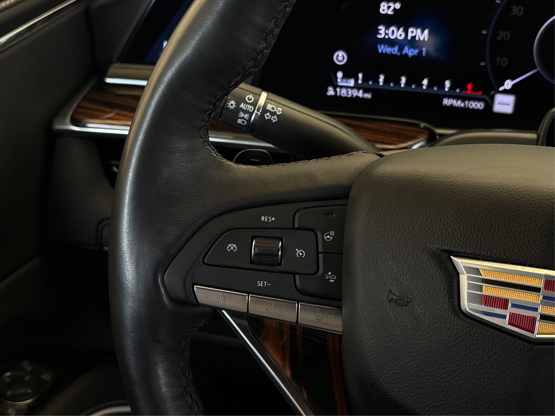 Used 2023 Cadillac Escalade Premium Luxury image 27