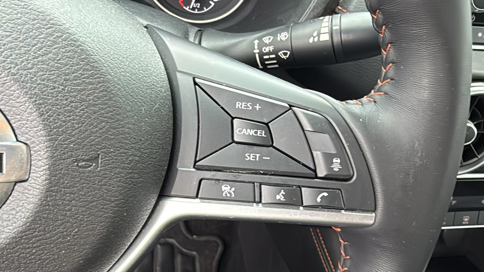 Certified 2021 Nissan Sentra SR FWD image 11