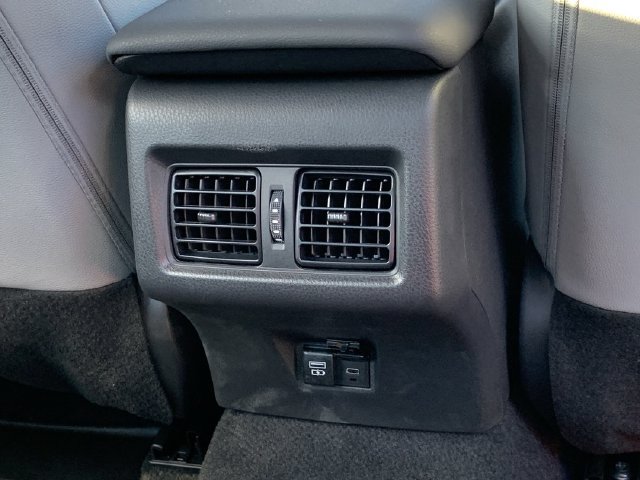 Used 2026 Toyota Camry SE FWD image 35