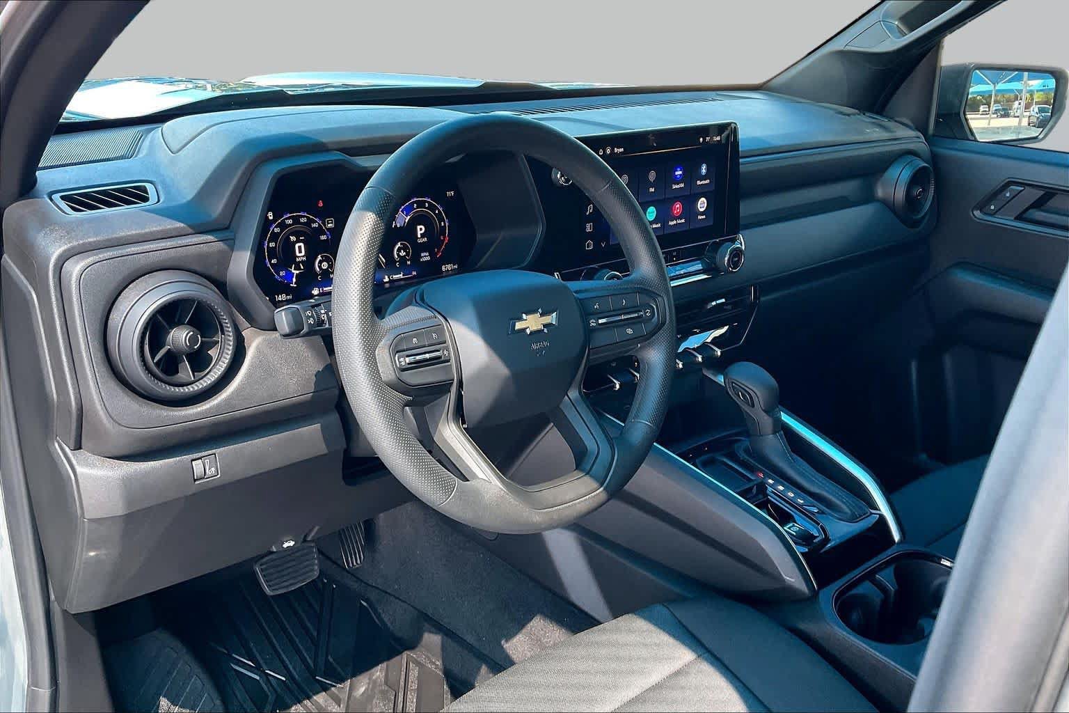 Used 2026 Chevrolet Colorado W/T RWD image 16