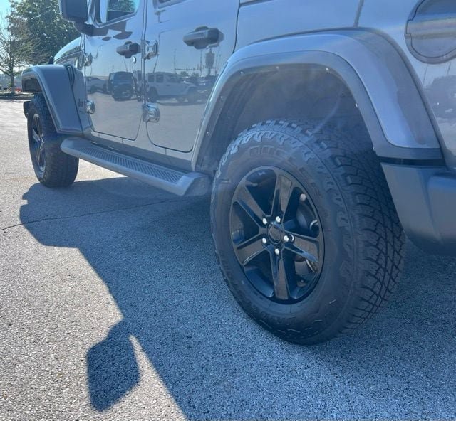 Certified 2021 Jeep Wrangler Unlimited Sahara AWD/4WD image 9