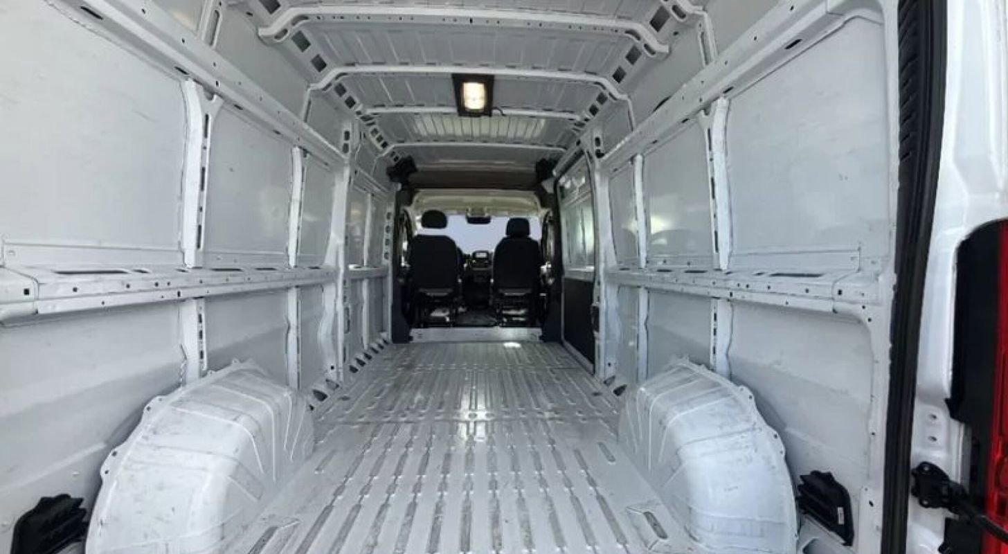 Used 2025 RAM ProMaster 2500 w/ Convenience Group image 15