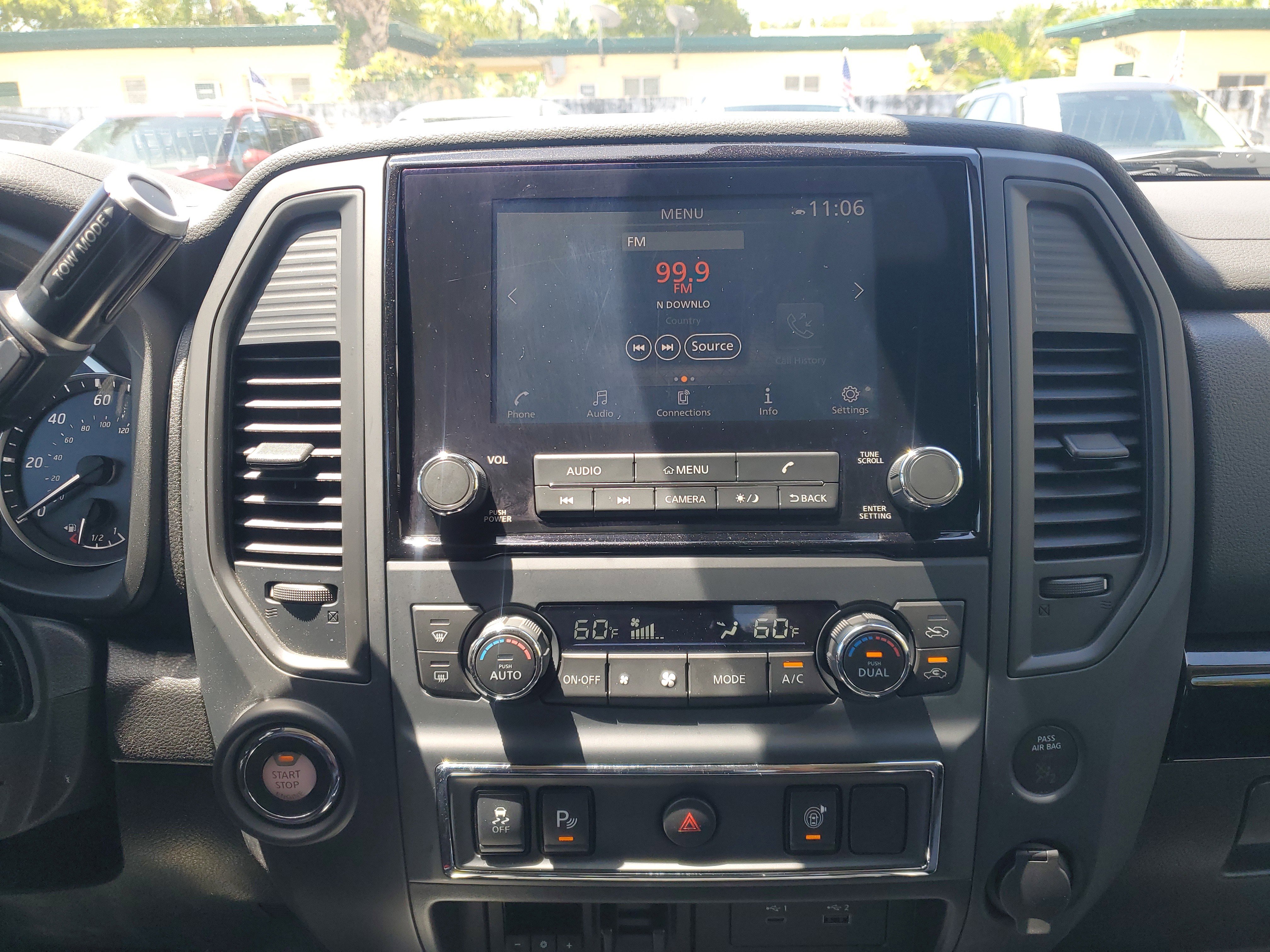 Certified 2024 Nissan Titan SV w/ SV Convenience Package image 22