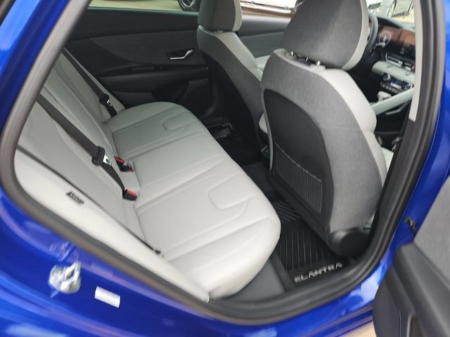 Used 2025 Hyundai Elantra Limited FWD image 26