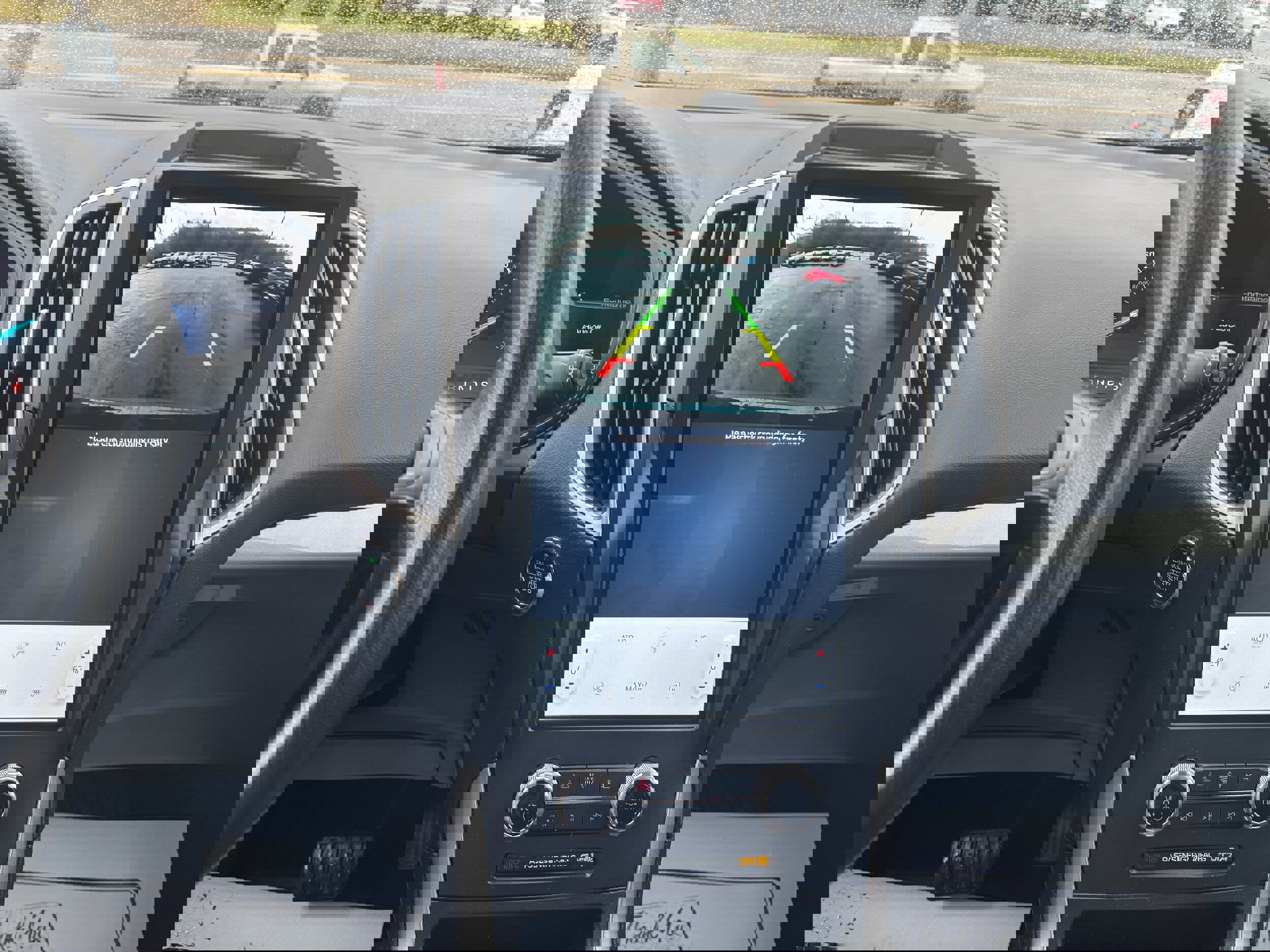 Used 2022 Ford Edge SE image 13