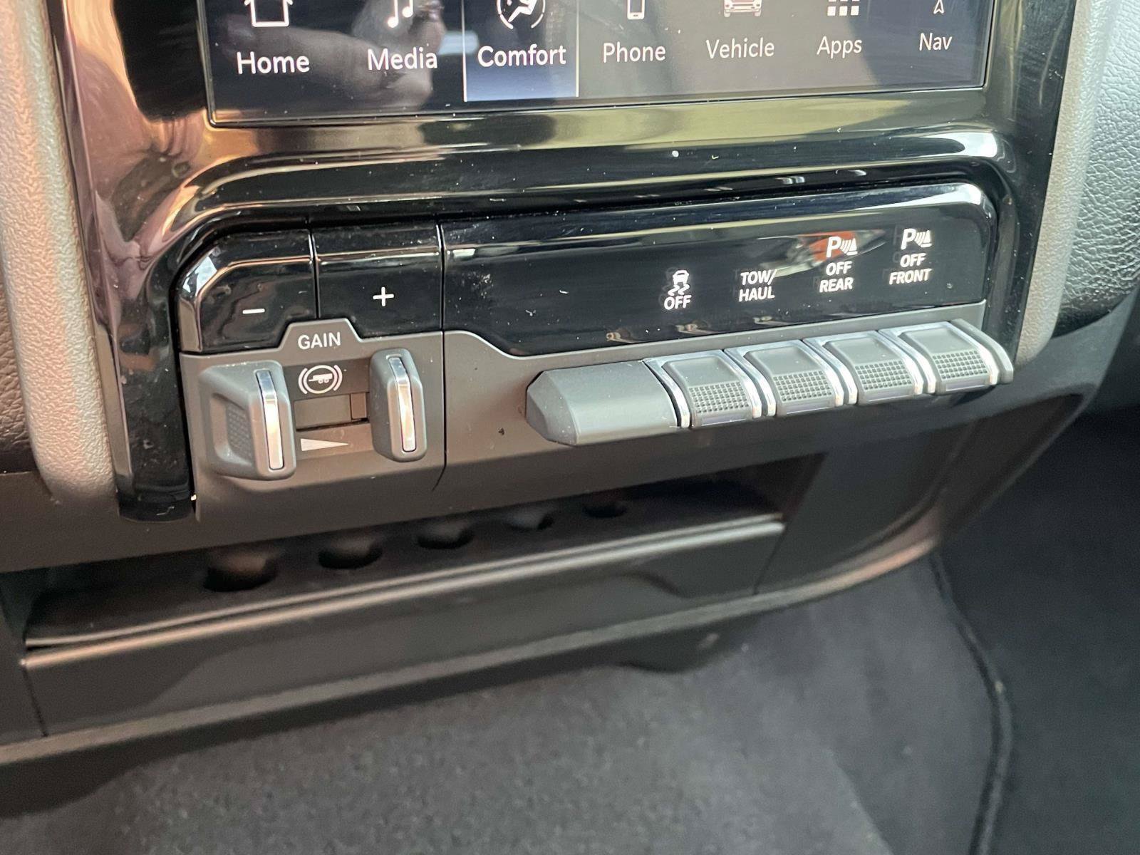 Certified 2026 RAM 2500 Big Horn AWD/4WD image 21