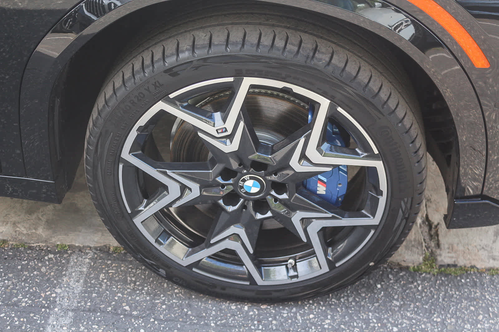 Used 2024 BMW X2 M35i w/ Premium Package image 9