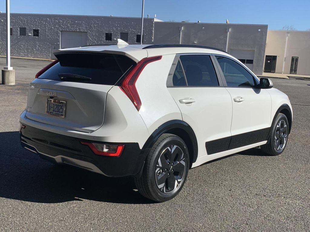 Used 2024 Kia Niro Wind image 2