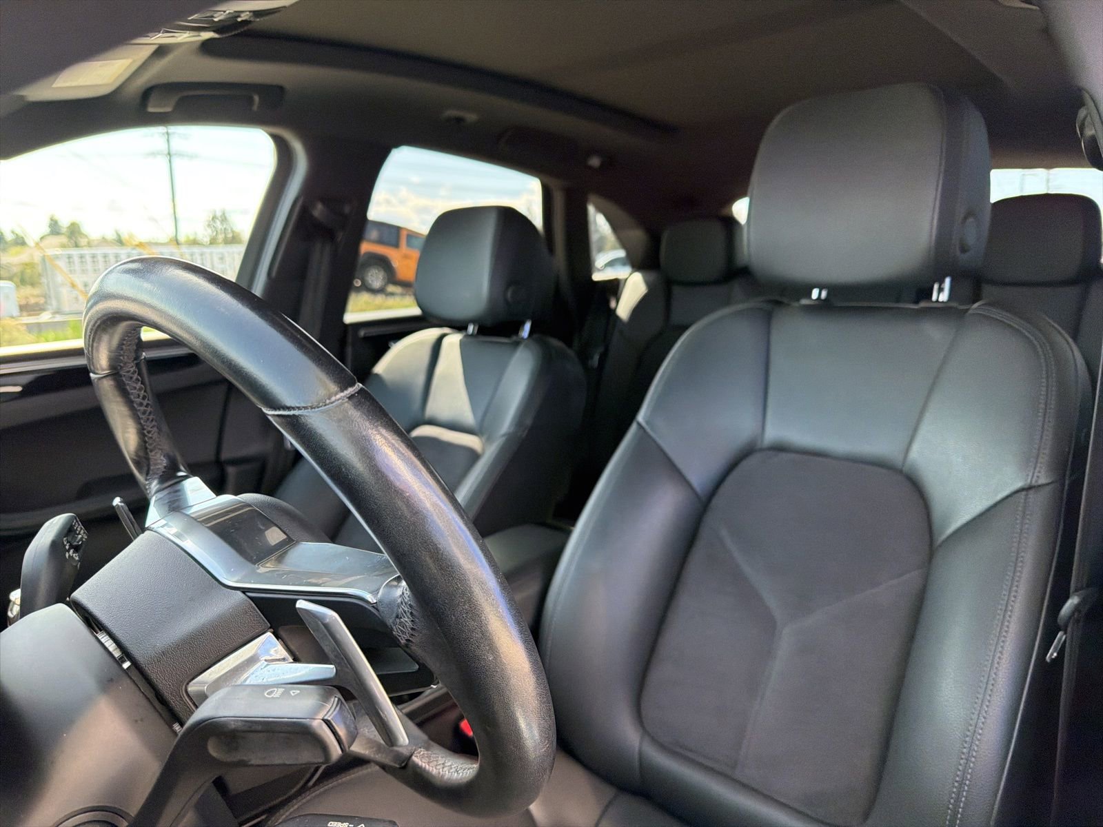 Used 2018 Porsche Macan Sport Edition AWD/4WD image 19