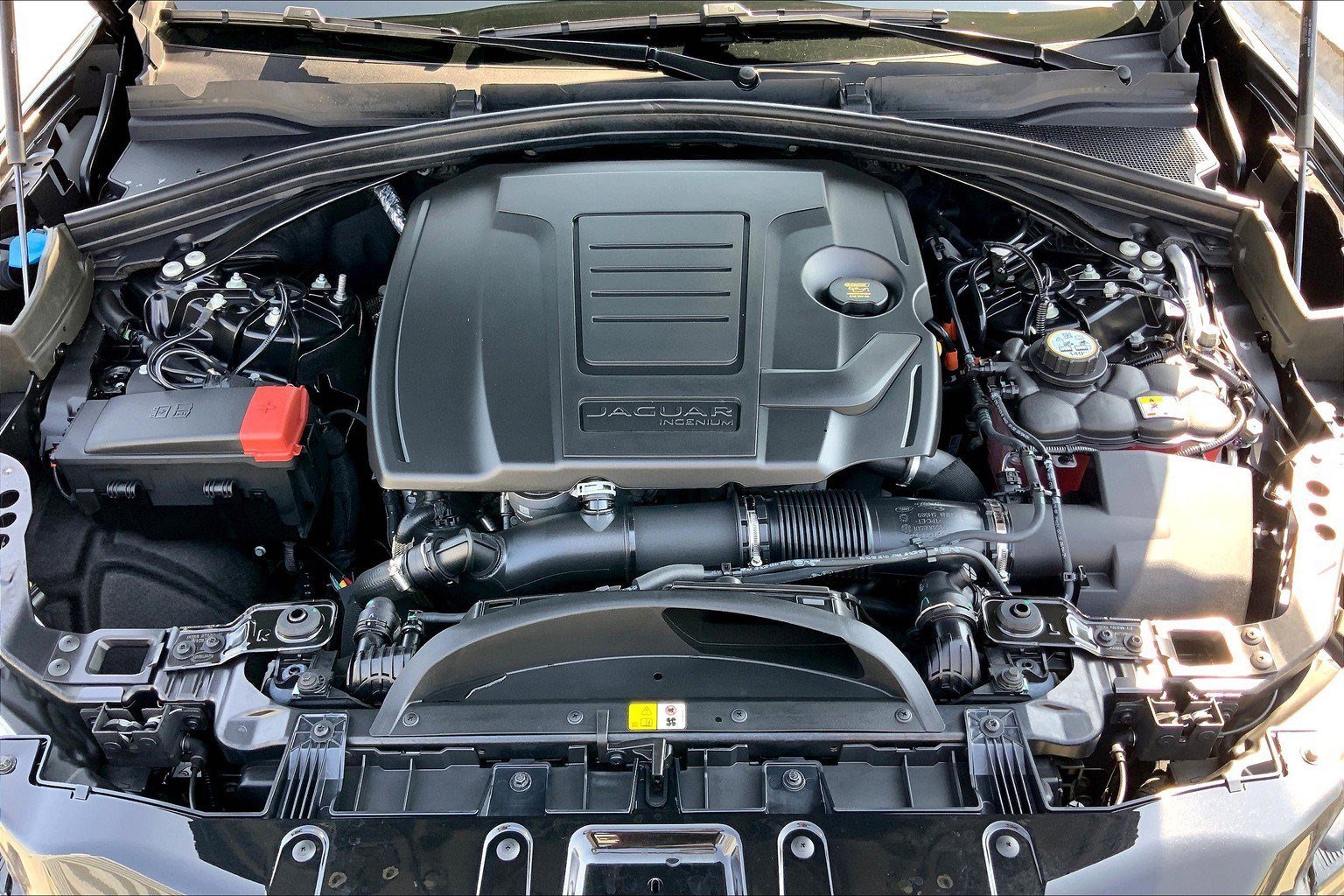 Used 2025 Jaguar F-PACE R-Dynamic S image 11