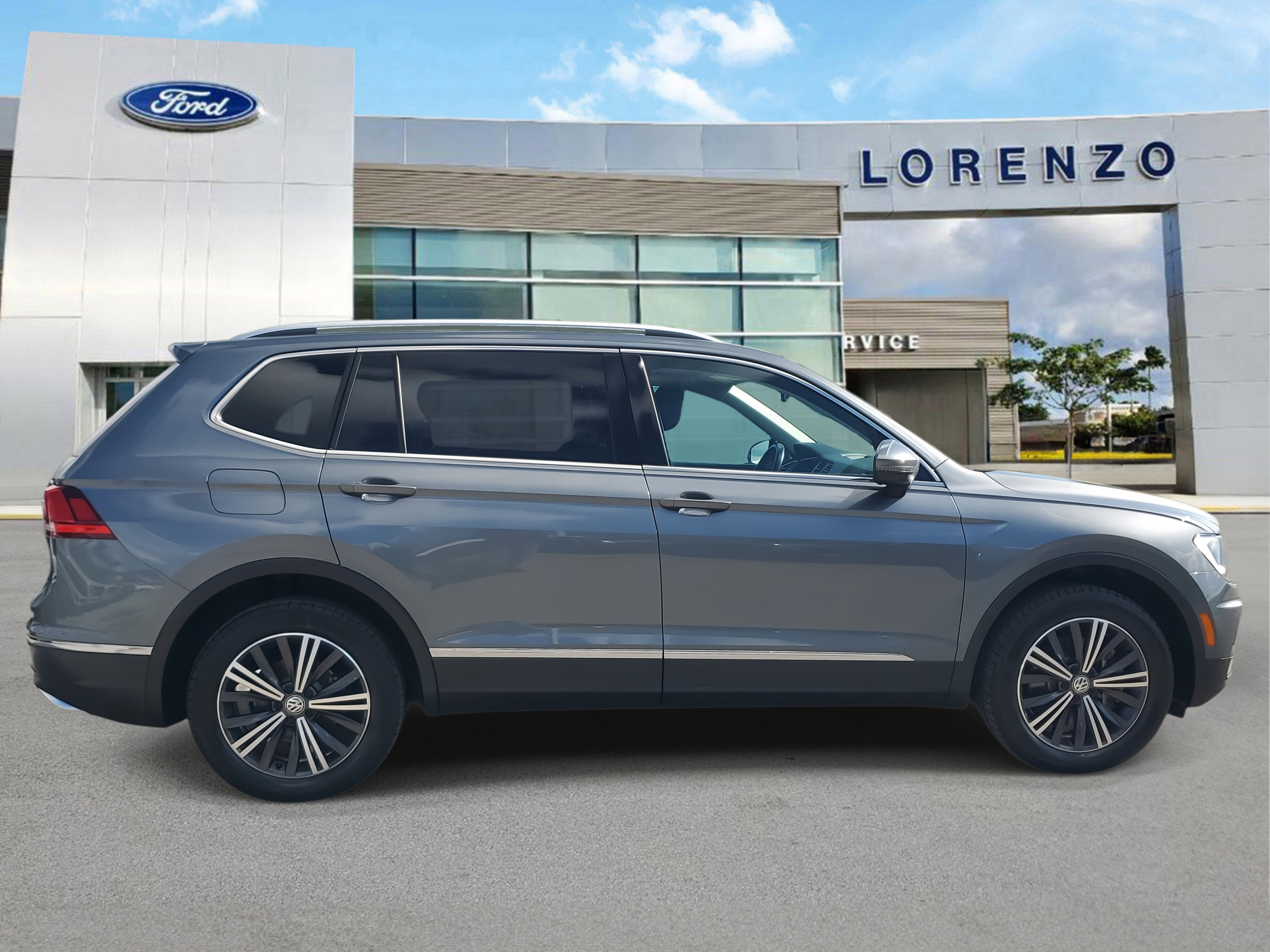 Used 2019 Volkswagen Tiguan SEL image 4