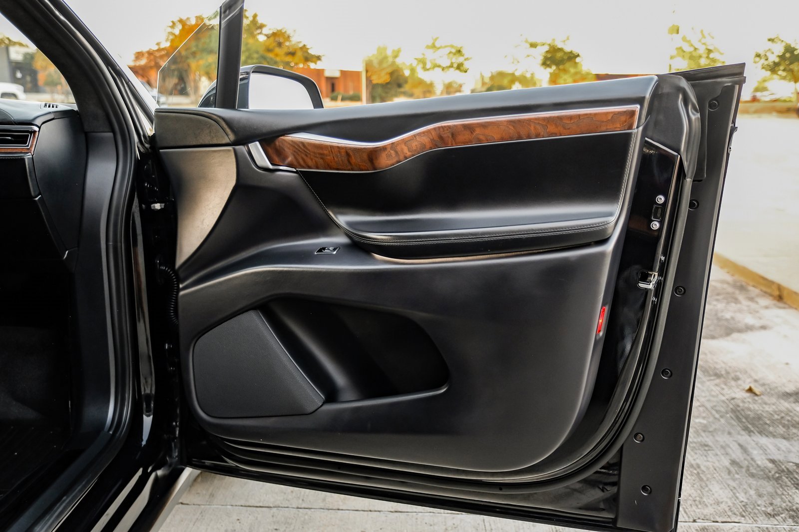 Used 2017 Tesla Model X 75D image 50