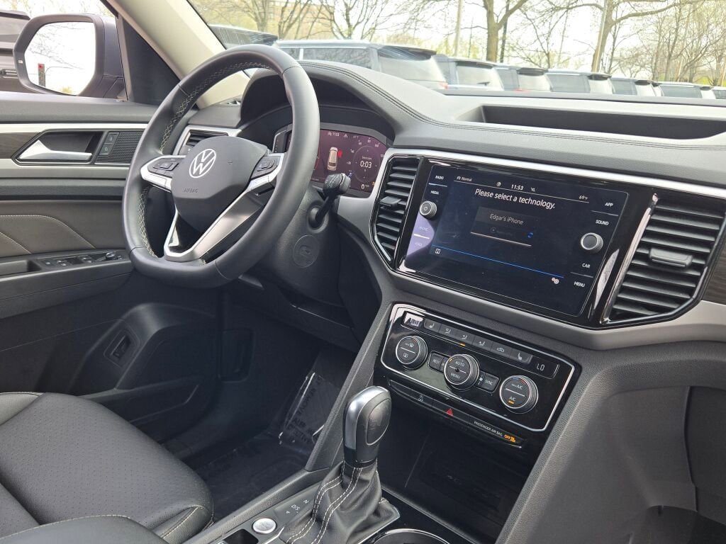 Used 2023 Volkswagen Atlas SE image 10