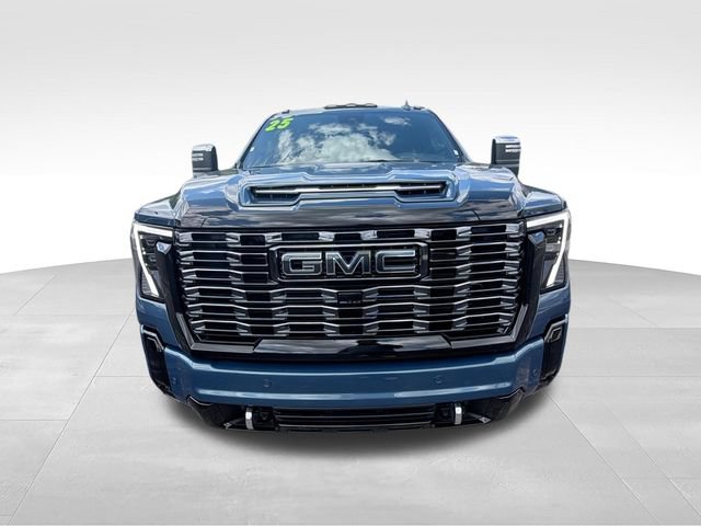 Used 2025 GMC Sierra 2500 Denali Ultimate w/ Max Trailering Package AWD/4WD video 3