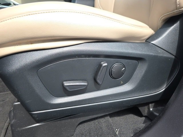 Used 2022 Ford Explorer XLT w/ Equipment Group 202A image 11