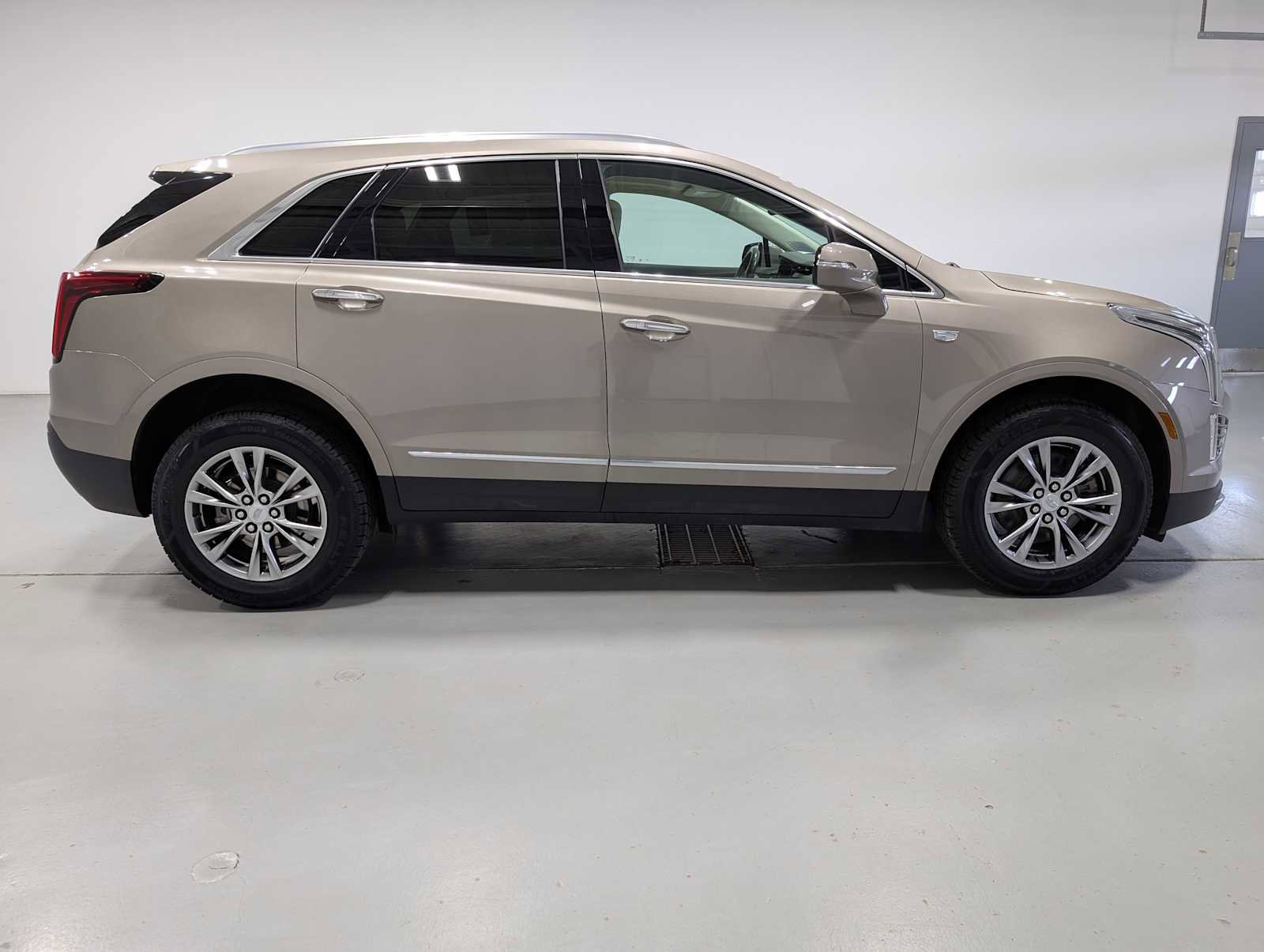 Certified 2023 Cadillac XT5 Premium Luxury AWD/4WD image 7